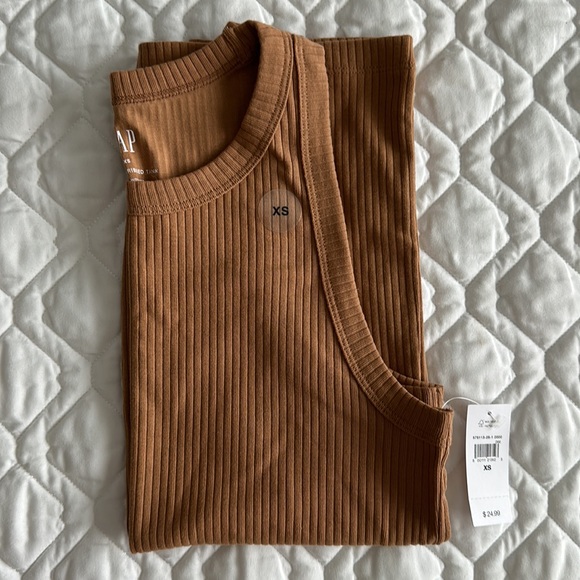 Gap Ribbed Tank Tops - Picture 2 of 5